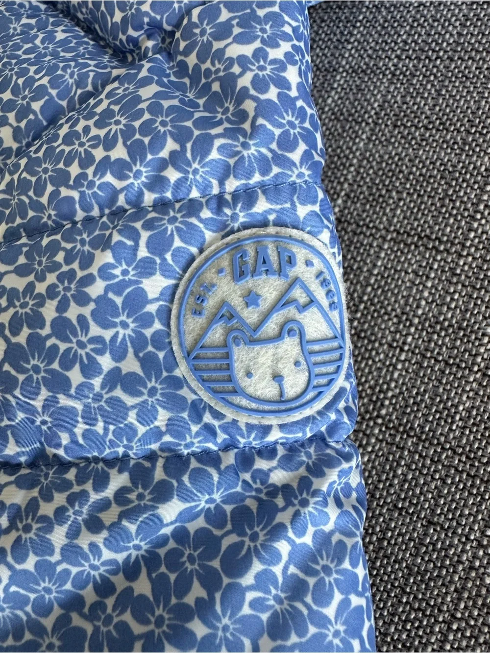 Baby GAP | Hooded Puffer Jacket in Blue Floral, Size 6-12 Mo ✨